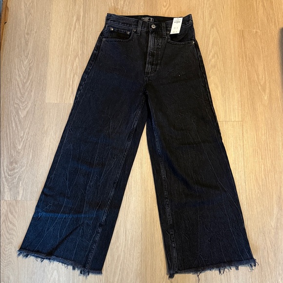 Abercrombie & Fitch Denim - Abercrombie & Fitch High Rise Mom Jeans